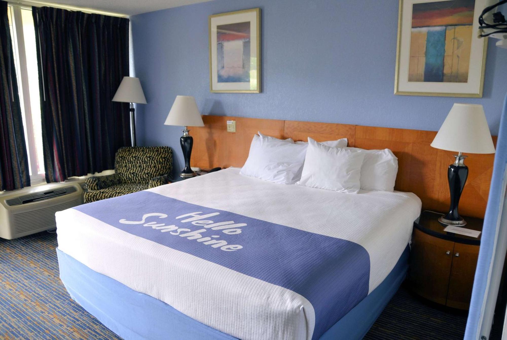 Days Inn By Wyndham Luray Shenandoah Exterior photo