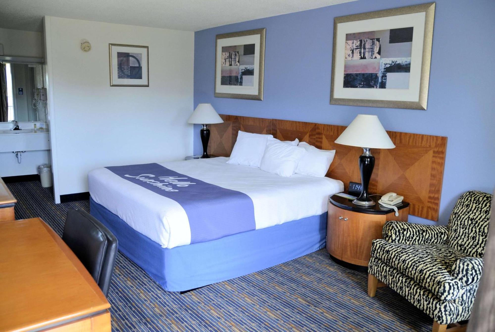 Days Inn By Wyndham Luray Shenandoah Exterior photo