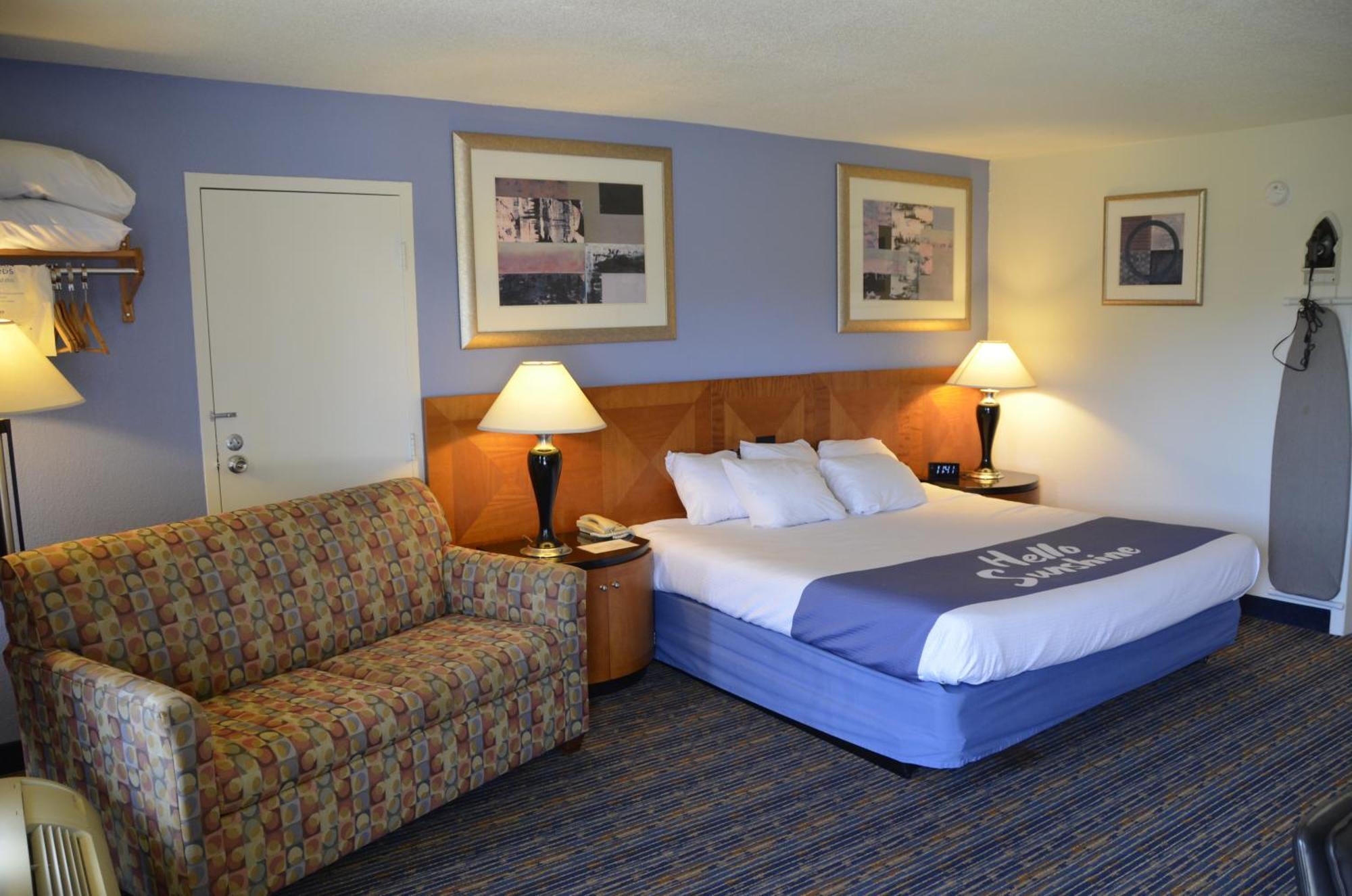 Days Inn By Wyndham Luray Shenandoah Exterior photo